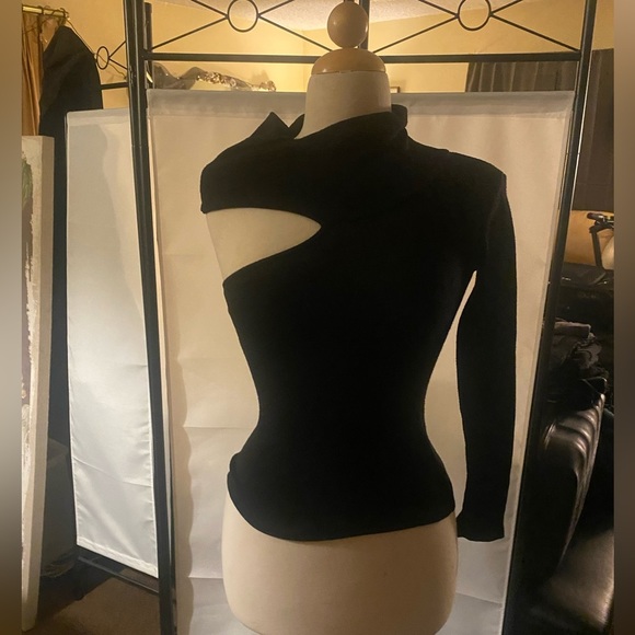 Foreign Exchange One Armed Cut Out Black Sweater - Picture 2 of 6